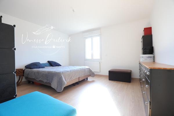 Maison récente 2025 – 4 chambres, modernité et lumière