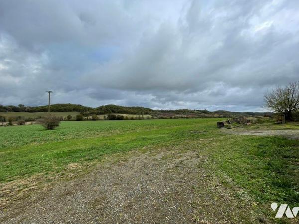 MARCIAC (7km) Bel ensemble comprenant une maison de caractère et une Gasconne à rénover sur 10891m².
