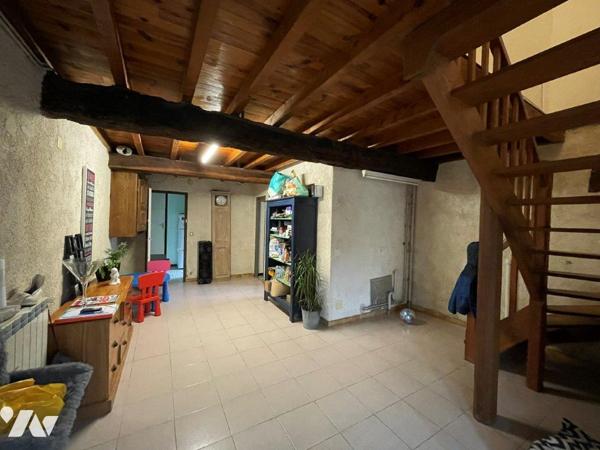 MARCIAC (7km) Bel ensemble comprenant une maison de caractère et une Gasconne à rénover sur 10891m².