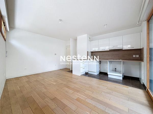 ISSY LES MOULINEAUX - AVENUE BOURGAIN - Appartement 2 pièces de 39.48 m² avec balcon, cave et double parking