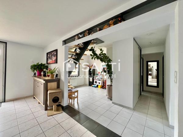 Maison 3 chambres, 2 bureaux, jardin, dépendances