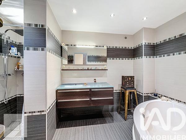 Maison à vendre 5 pièces 148 m² Le Cannet