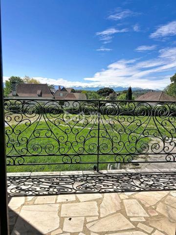 Appartement d'exception à créer, haut d'Idron, vue Pyrénées