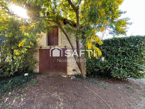 Maison de Maitre de 1900 avec jardin en plein centre ville d'Alès proche Avenue de Stalingrad