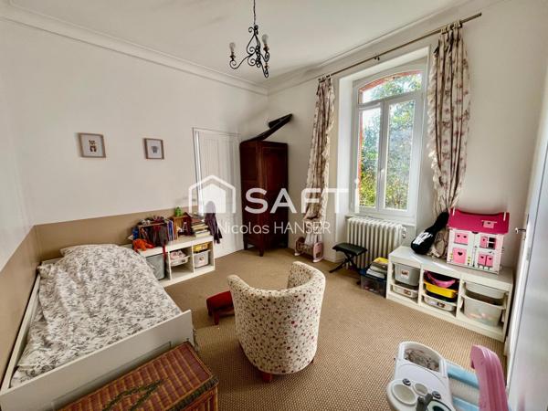 Maison de Maitre de 1900 avec jardin en plein centre ville d'Alès proche Avenue de Stalingrad