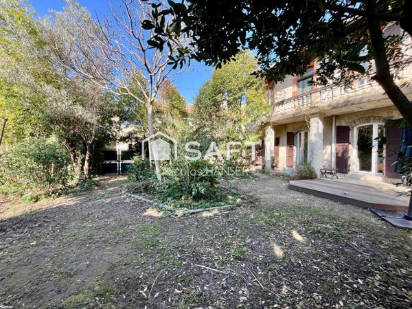 Maison de Maitre de 1900 avec jardin en plein centre ville d'Alès proche Avenue de Stalingrad