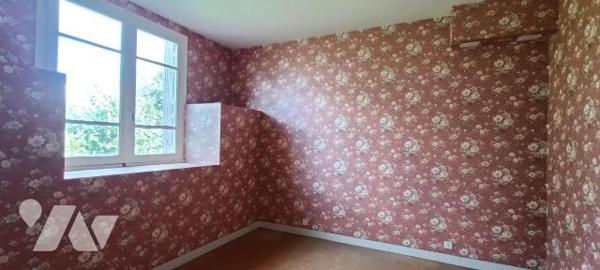 GUICHEN - PONT REAN -  Dans un lotissement de 5 lots, maison en pierres à rénover offrant une p...