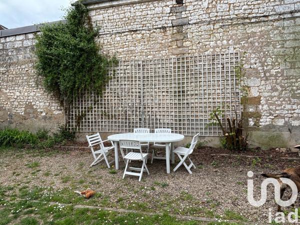 Longère 4 pièces de 77 m² à Vinneuf (89140)