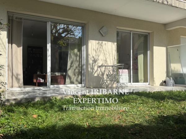 Appartement T2, Quartier Saint-Vivien, Terrasse, cave et Parking Privatif