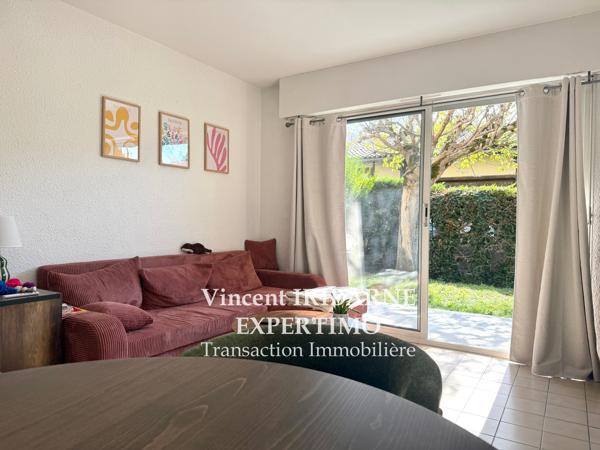 Appartement T2, Quartier Saint-Vivien, Terrasse, cave et Parking Privatif
