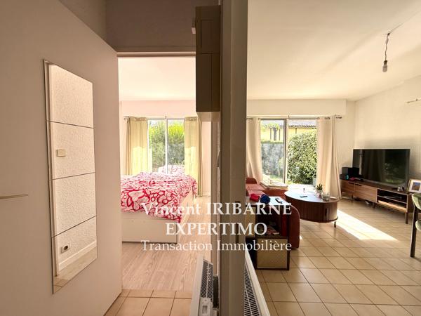Appartement T2, Quartier Saint-Vivien, Terrasse, cave et Parking Privatif