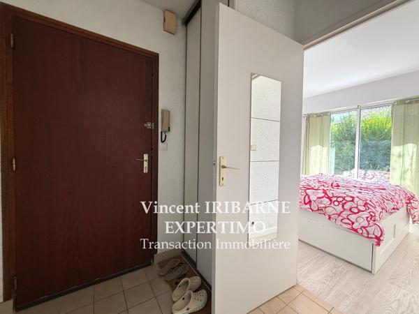 Appartement T2, Quartier Saint-Vivien, Terrasse, cave et Parking Privatif