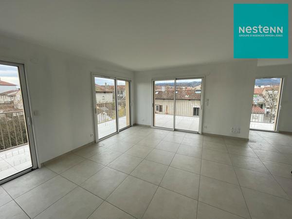 42600 - Appartement Dernier Etage - Etage privatisé - 126 m² - 3 chambres - garage et place de stationnement