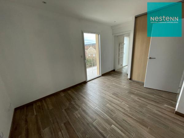 42600 - Appartement Dernier Etage - Etage privatisé - 126 m² - 3 chambres - garage et place de stationnement