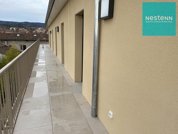 42600 - Appartement Dernier Etage - Etage privatisé - 126 m² - 3 chambres - garage et place de stationnement