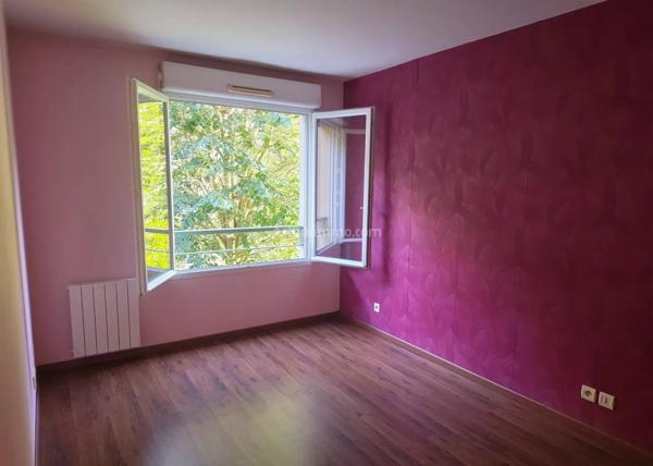 Vente                                                      Appartement
                        
                     2 pièces                      49 m2                     à Chelles
