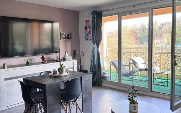 Appartement à vendre    3 pièces •  Persan