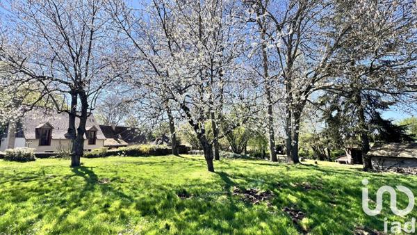 Maison rustique 8 pièces de 250 m² à Lombron (72450)