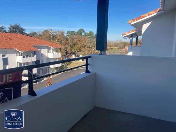 Appartement à louer 3 pièces 63.6m² Dax (40100)
