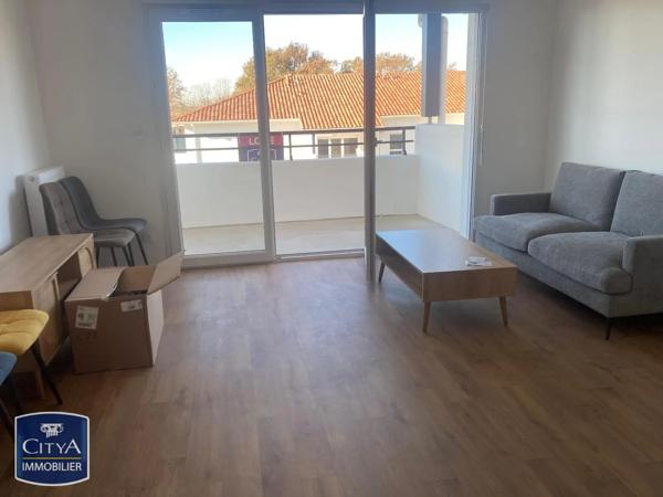 Appartement à louer 3 pièces 63.6m² Dax (40100)