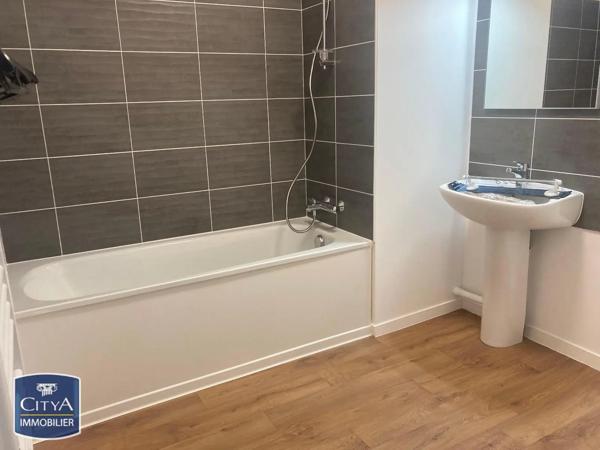 Appartement à louer 3 pièces 63.6m² Dax (40100)