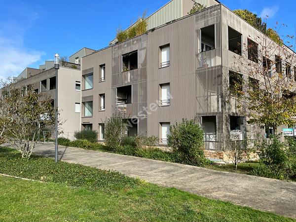 Orvault  Bourg : Appartement T3 à LOUER récent et lumineux avec belle terrasse.