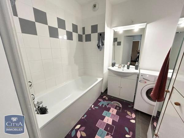 Appartement à louer 2 pièces 48.57m² Raismes (59590)