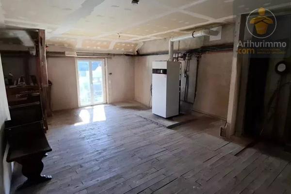 Vente                                                      Maison
                        
                     6 pièces                      177 m2                     à Messas