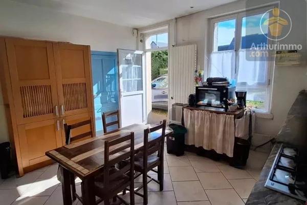 Vente                                                      Maison
                        
                     6 pièces                      177 m2                     à Messas