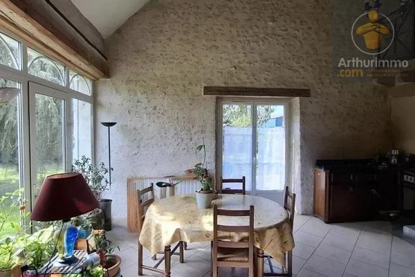 Vente                                                      Maison
                        
                     6 pièces                      177 m2                     à Messas