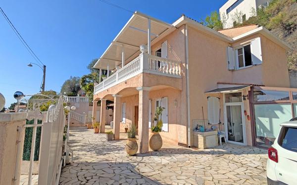 Maison à vendre    5 pièces •  Nice