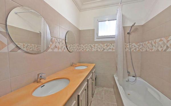 Maison à vendre    5 pièces •  Nice