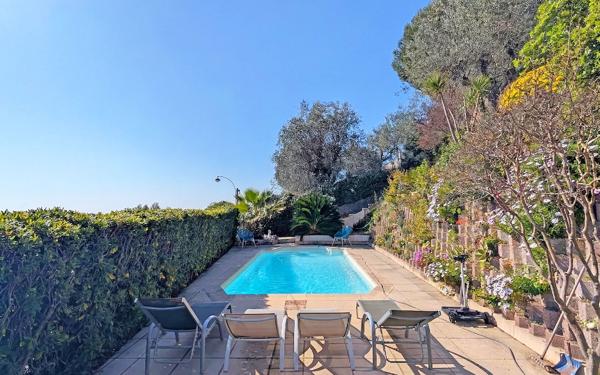 Maison à vendre    5 pièces •  Nice