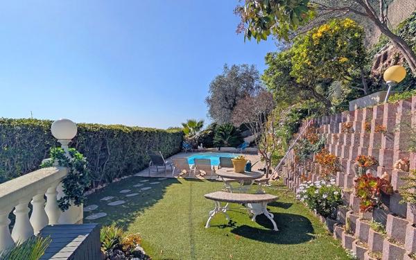 Maison à vendre    5 pièces •  Nice