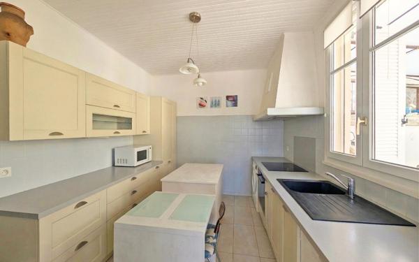 Maison à vendre    5 pièces •  Nice