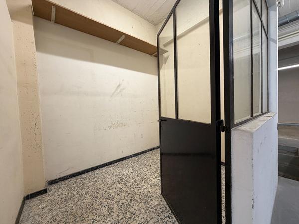 Local d'activité 142 m2 avec cave à louer Bordeaux