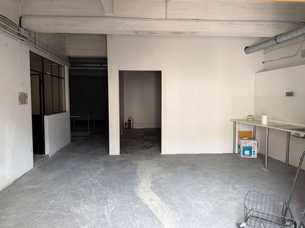 Local d'activité 142 m2 avec cave à louer Bordeaux