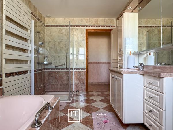 Maison
                                                                                                                                                                                                                                                                                                                        5 pièce(s)                                                                                                                                                                                                          3 chambre(s)                                                                                                                                                                                                          149  m²