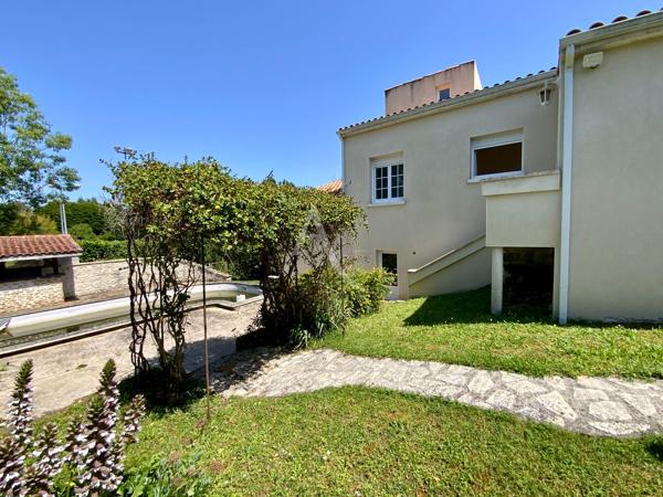 Maison 4 chambres avec piscine - Centre de Pons