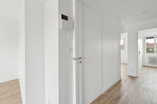 Clamart Centre proche Parc Maison Blanche - Appartement dernier étage T3 de 63 m² entièrement rénové avec cave.