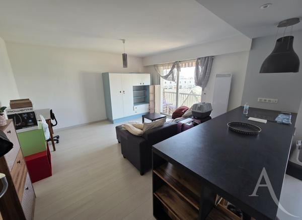 T2 meublé d'environ 49m2 avec balcon et parking