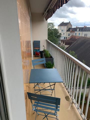 T2 meublé d'environ 49m2 avec balcon et parking