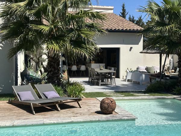 MAISON DE VILLAGE - PROCHE DE ST REMY DE PROVENCE