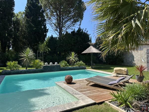 MAISON DE VILLAGE - PROCHE DE ST REMY DE PROVENCE