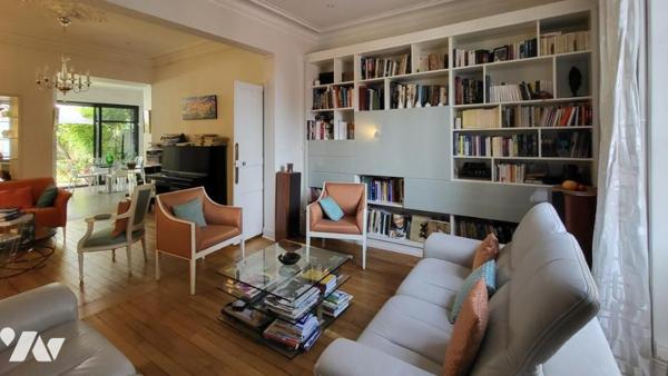 Angers Saint-Léonard – Maison angevine de caractère avec jardin, 5 chambres et garages