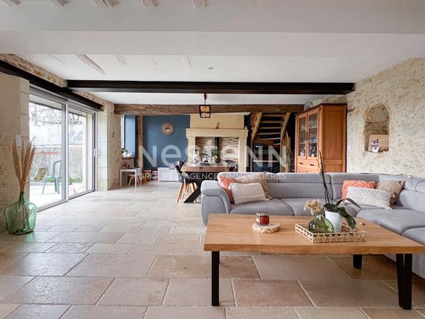 EXCLUSIVITÉ TERRANJOU ? Très jolie maison en pierre 193 m² plein SUD avec dépendances de 250 m² ! Charme 1920 & confort moderne : 4 chambres, Pièce de vie de 70 m²