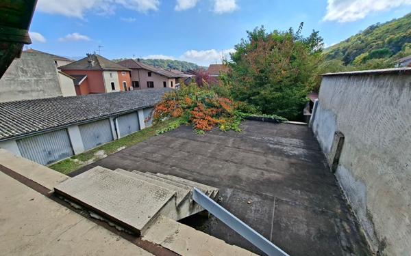 Maison à vendre    2 pièces • 100 m2 Renage