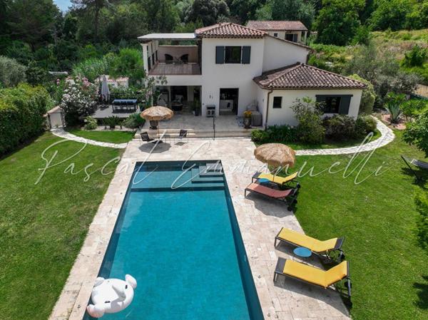 Villa Saint Paul De Vence 265 m2 - 1550 000 euros
