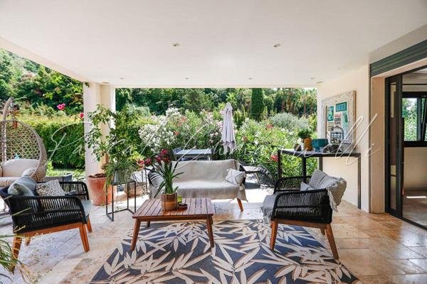 Villa Saint Paul De Vence 265 m2 - 1550 000 euros