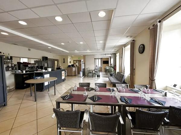 Fond de commerce Hôtellerie Restauration à 20mn du Puy-en-Ve